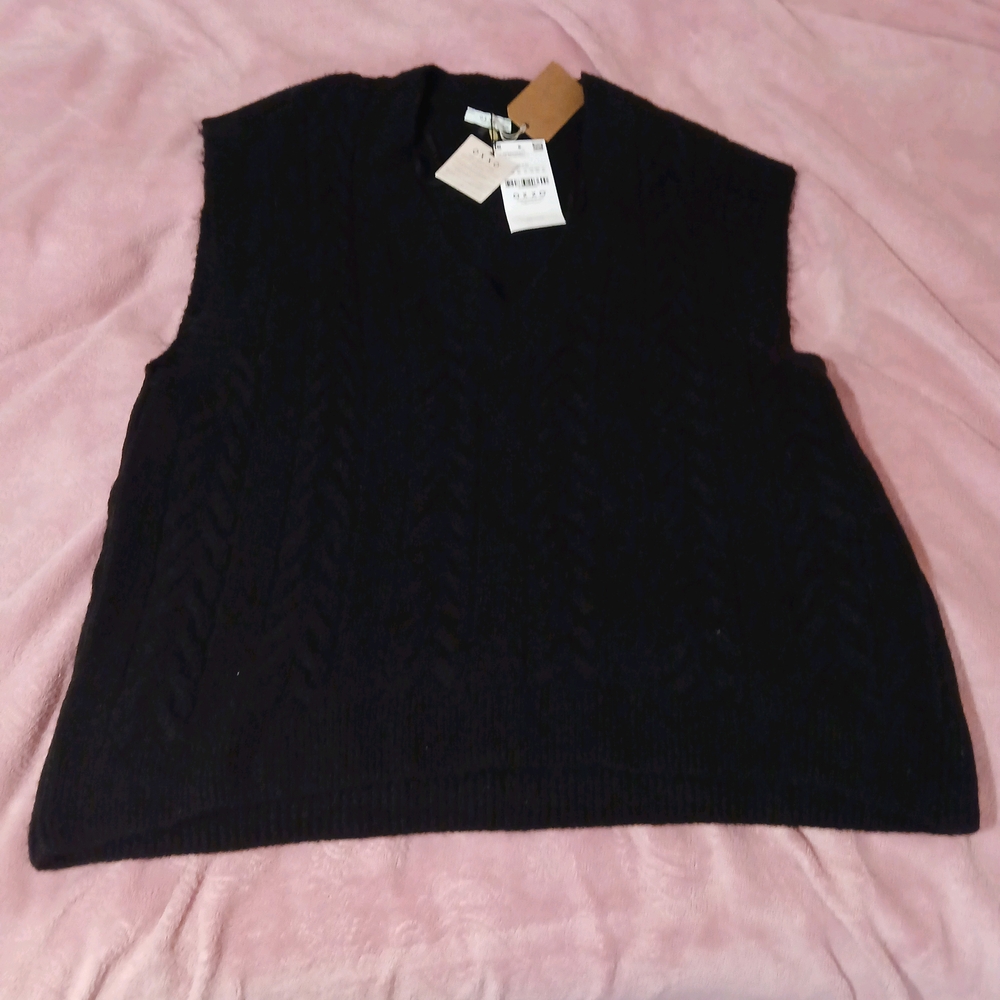 Classic Black Cable-Knit V-Neck Sweater Vest